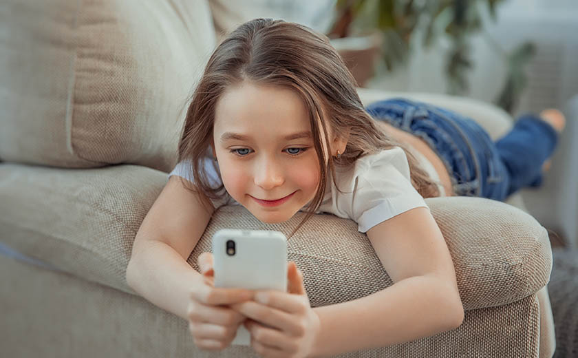 Child using smartphone